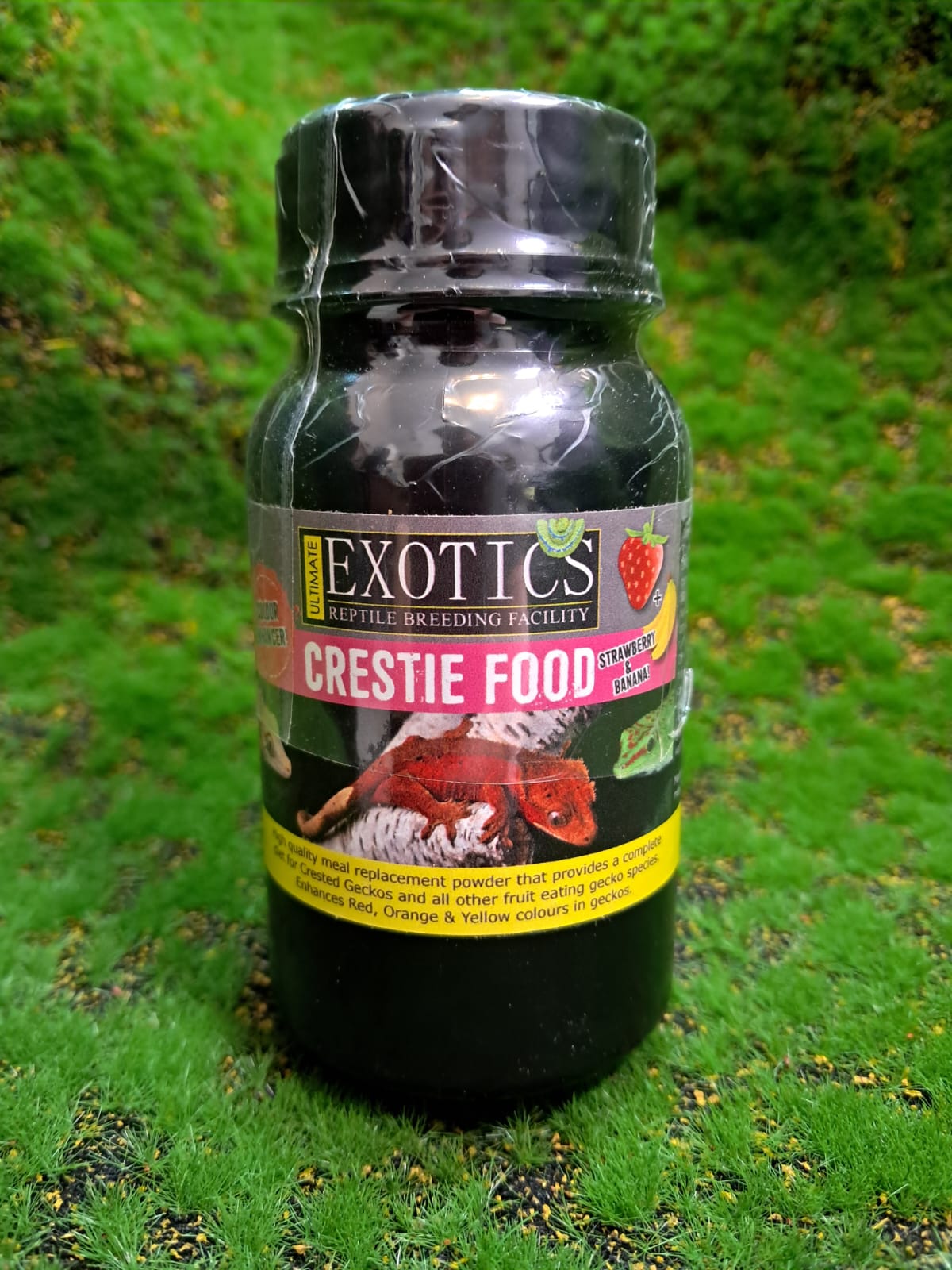 Ultimate Exotics Crestie Food Colour Enhancer Strawberry & Banana complete diet for crested geckos.